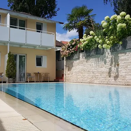 Отель Alpenblick Garni